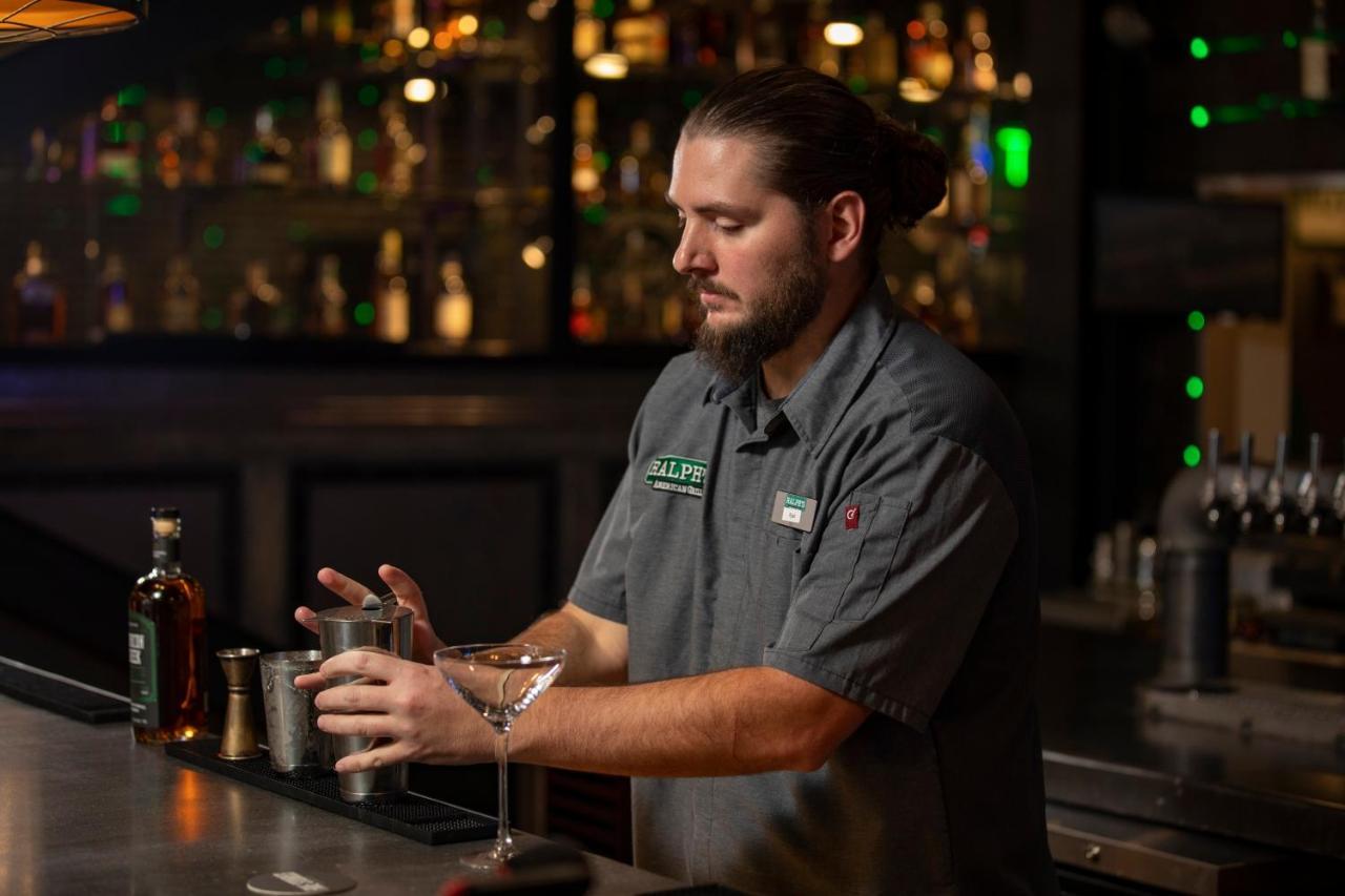 Holiday Inn Wilmington By Ihg Gurneyville Bagian luar foto